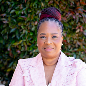 Dr. Nikole Carter-Curtis