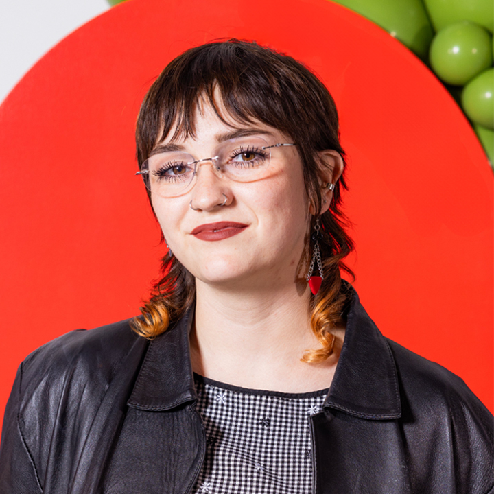 headshot of Bella Ross